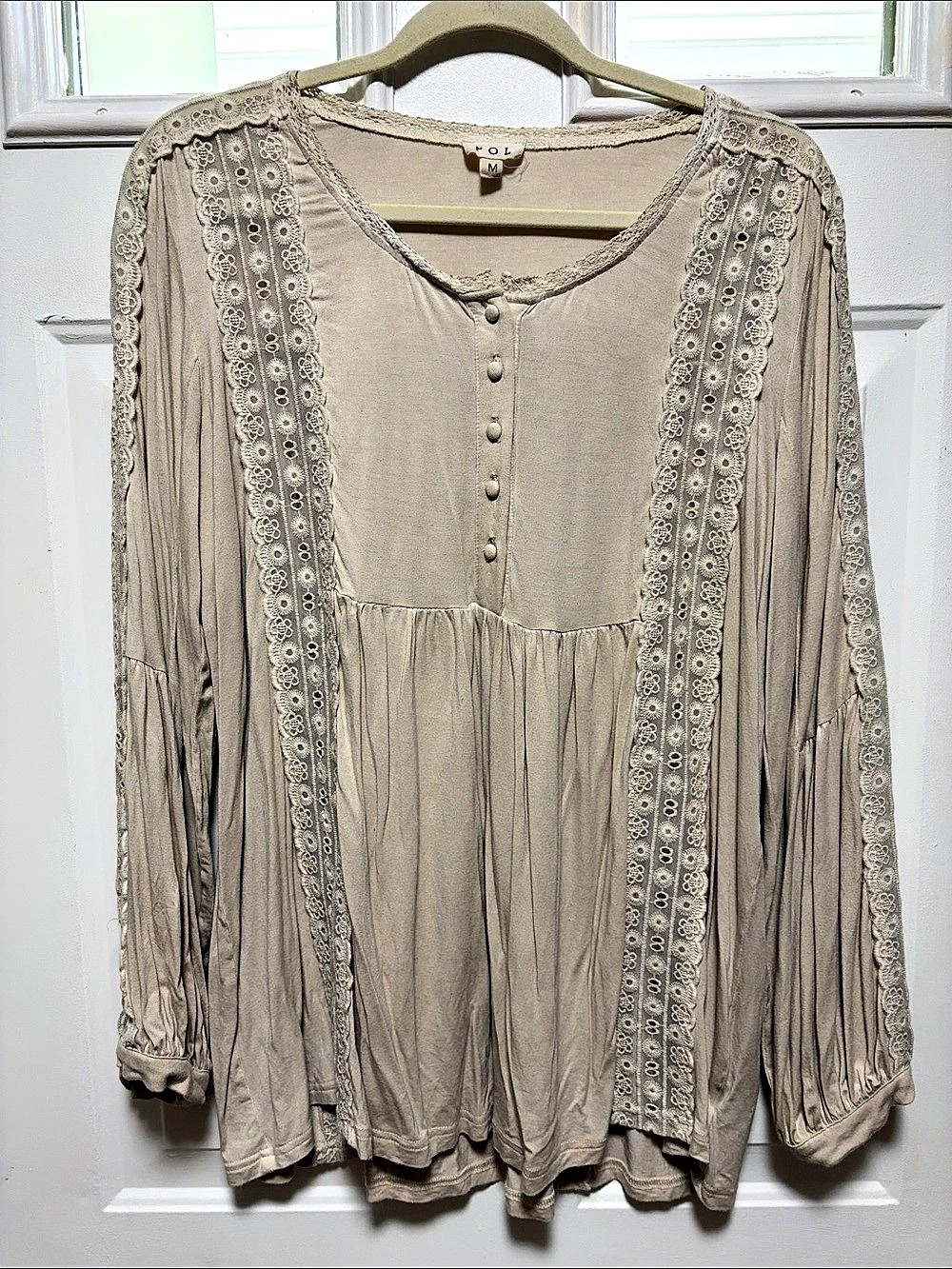 POL Lace Trim Top in Beige Size Medium